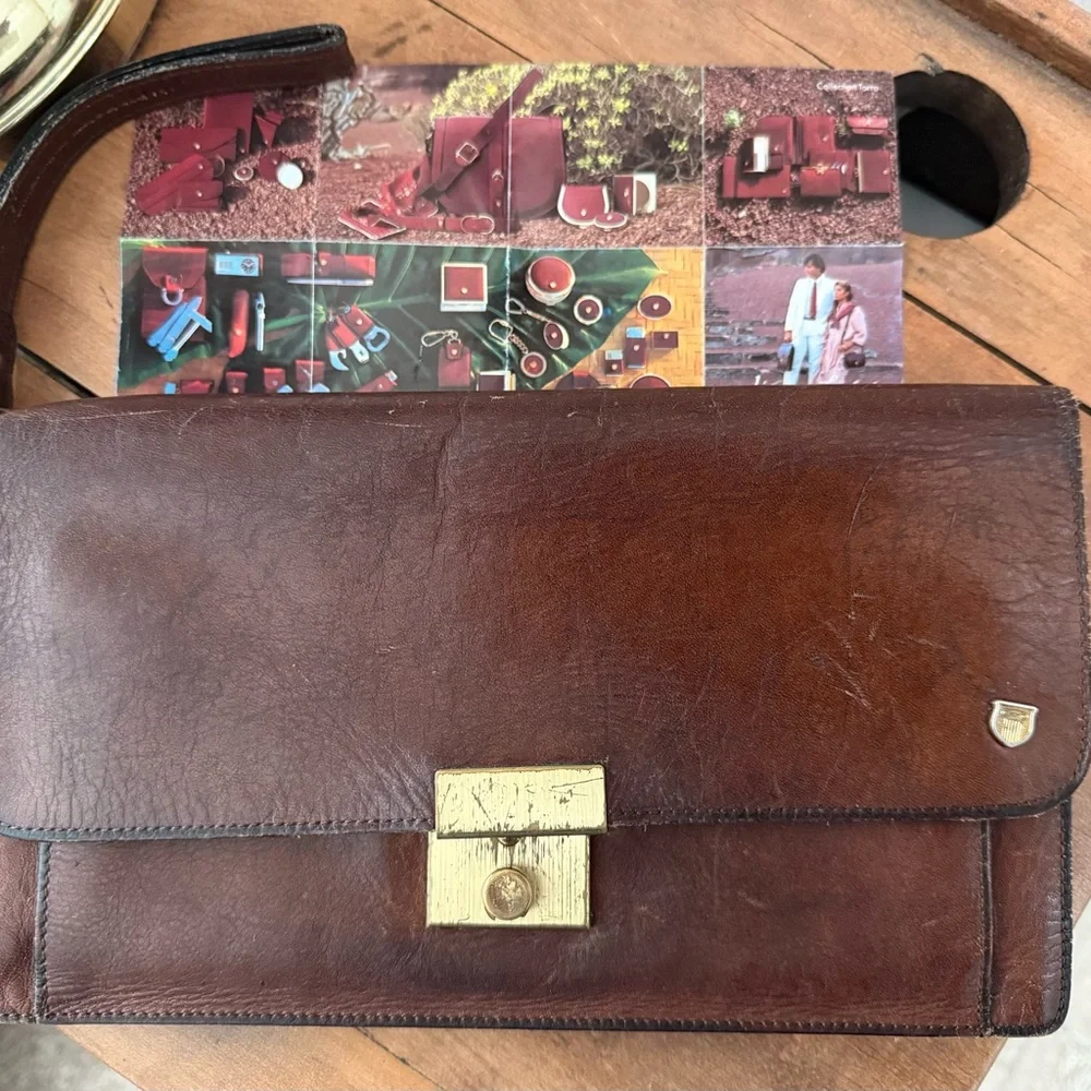 Elegant Brown Leather Men's Bag
